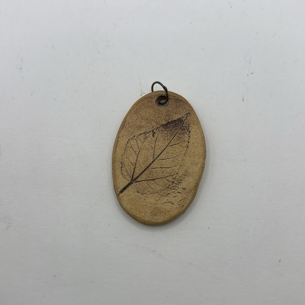 Leaf Imprint Pendant Necklace Jewelry Collectible Stone Rock Fossil - Picture 7 of 9